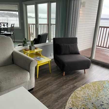 Beachside 216 With Pool Hot Tub And Private Deck Overlooking East Bay Traverse City Zewnętrze zdjęcie